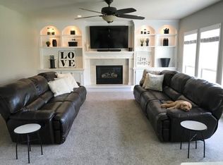 2325 Plymouth St, Marion, IA 52302