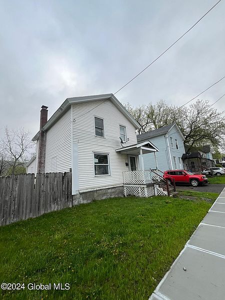 3rd image of 106 W North Street