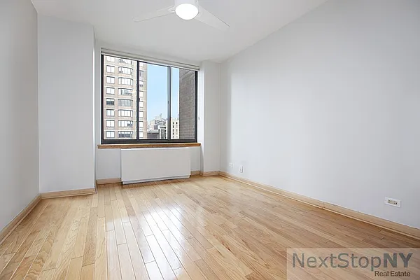 Rented by NextStopNY | media 75