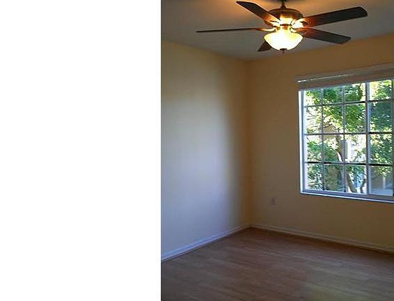 5th image of 812 Villa Cir #812