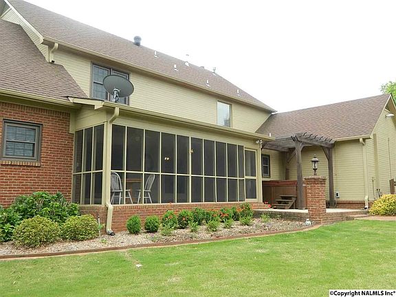 2nd image of 135 Winfield Chase Dr