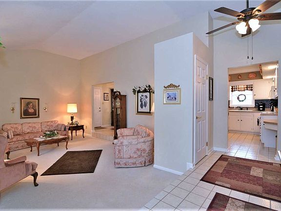 4th image of 8933 Woodland Dr