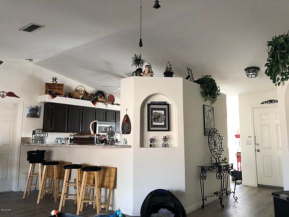 5th image of 340 Fox Point Ln