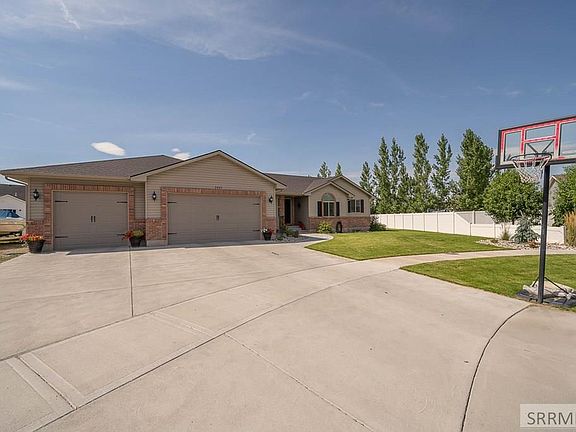 3rd image of 2829 N Sandy Cir