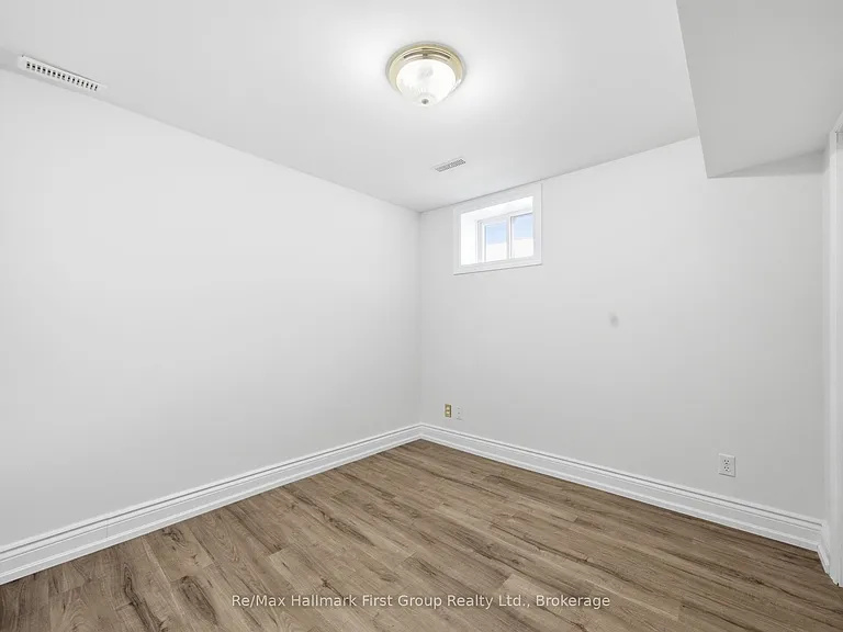 573 Sinclair St — Photo 27