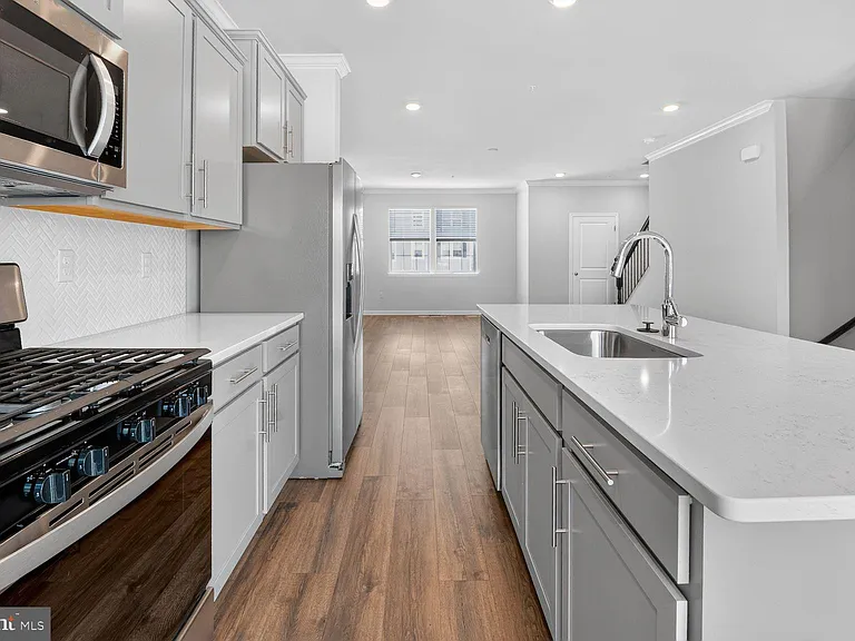29 Merion Ave — Photo 6