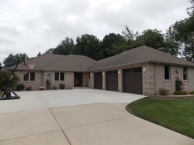 2nd image of 3759 Burr Oak Dr
