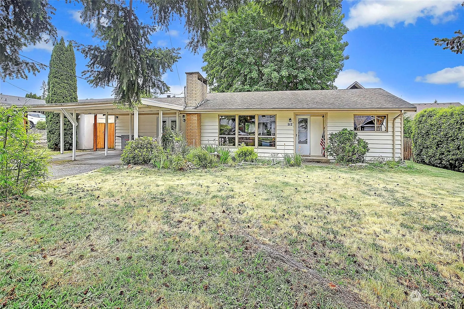 912 E Maple Street photo 1