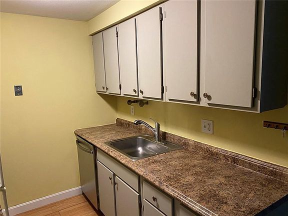 5th image of 330 Village Blvd N
