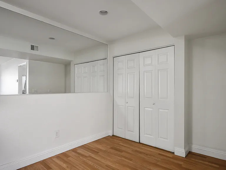 5170 S Jones Blvd #206-16 — Photo 9