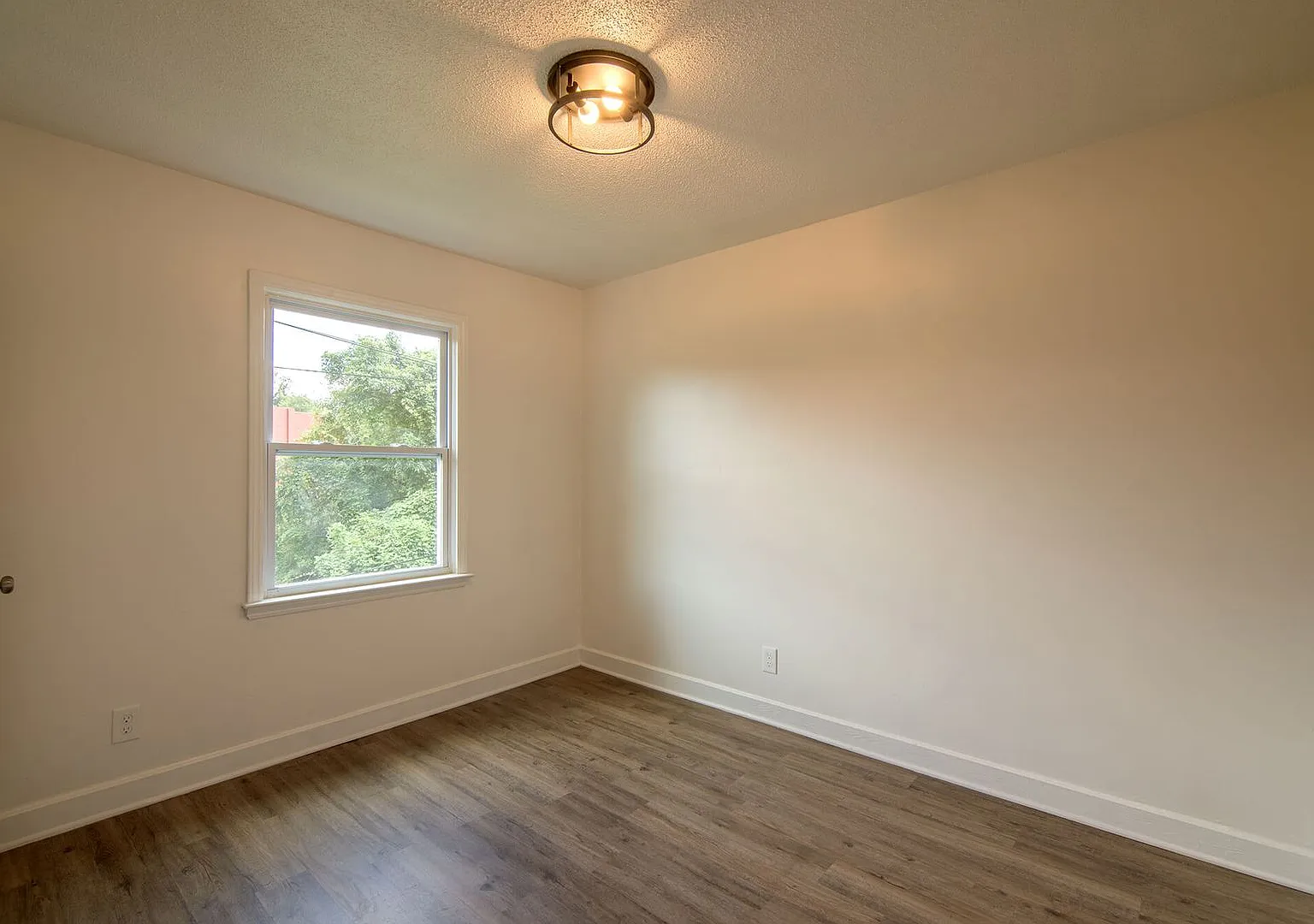 Lincoln Heights Apartments — Photo 3
