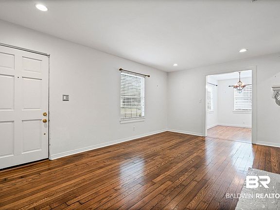 3rd image of 11 York Pl