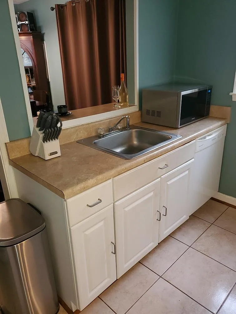 2 bed, 1.5 bath, 1050 sqft, $1,600 — Photo 4