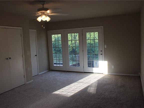 5th image of 2601 Edgewood Dr