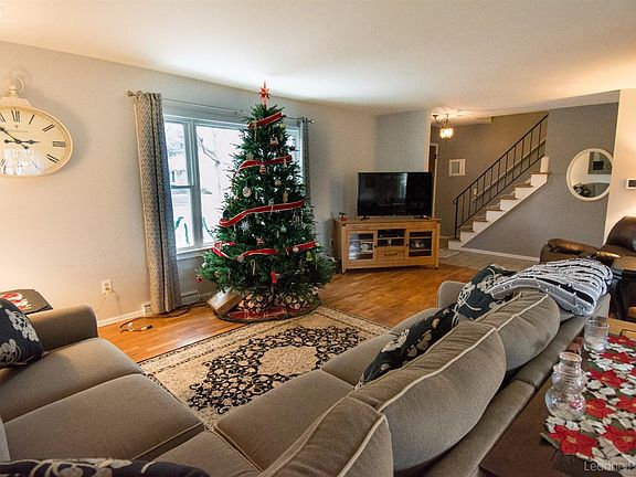 3rd image of 206 Cedarwood Dr
