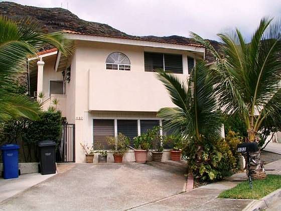 1st image of 832 Kealahou St