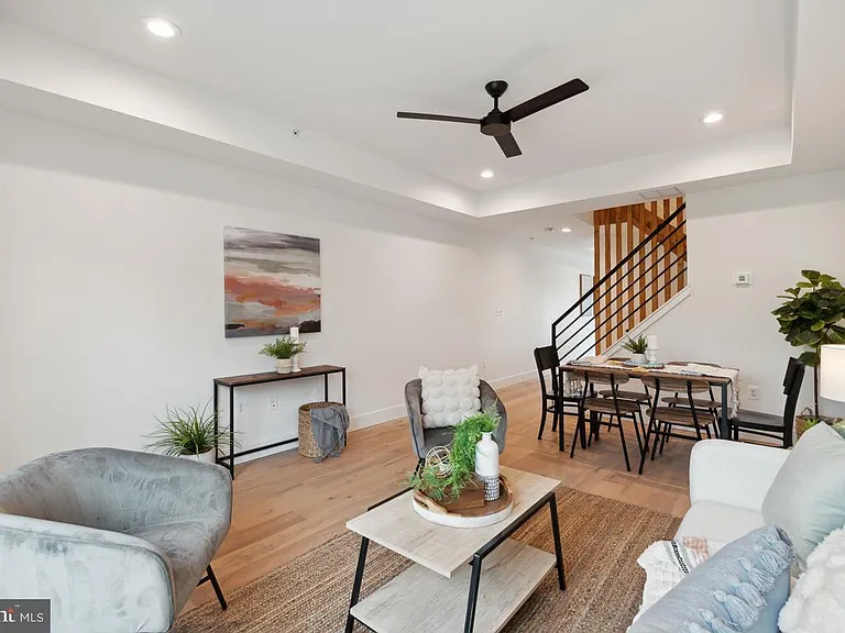 1207 Dellwood Ave — Photo 8