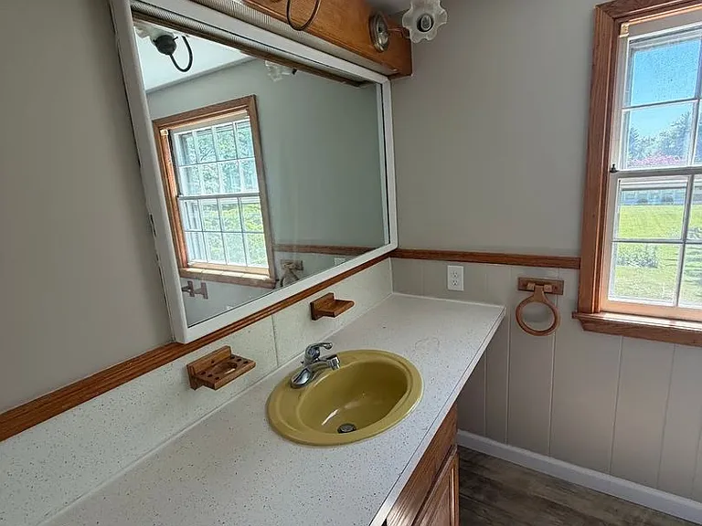 821 Lorane Rd — Photo 16
