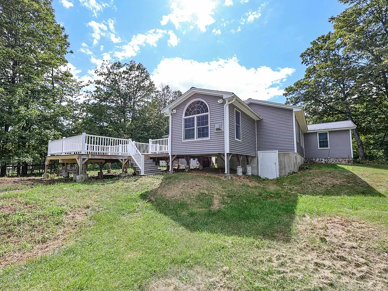 55 Holbrook Hill Rd — Photo 3