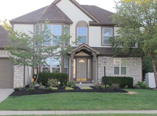 2121 Mayflower Cir, Grove City, OH 43123