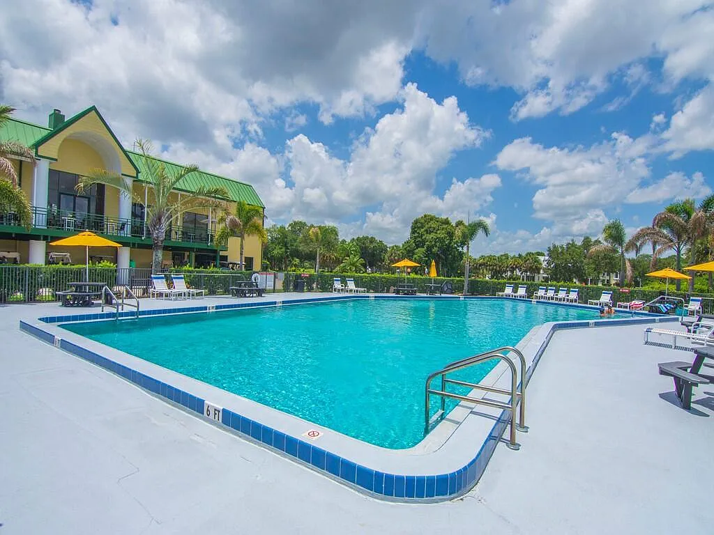 2 bed, 2.0 bath, 1316 sqft, $1,950 — Photo 2