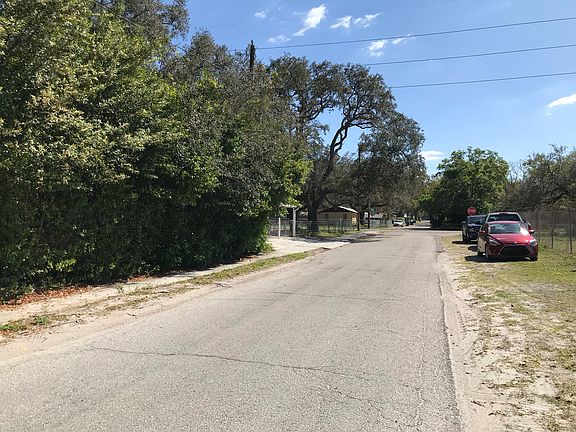 5th image of 10407 N Annette Ave