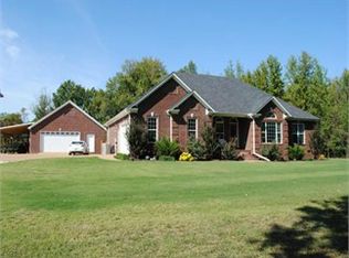8 Donald Beard Ln, Humboldt, TN 38343