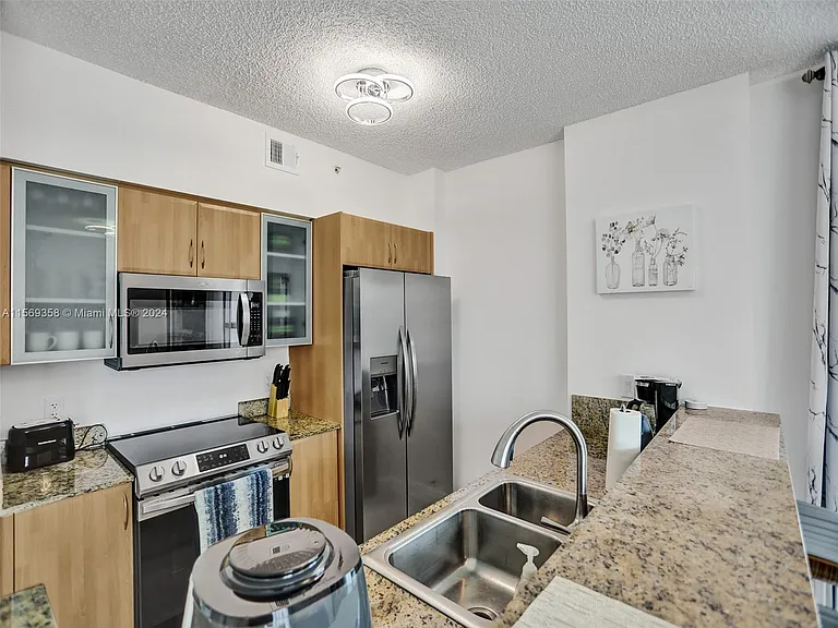 17555 Atlantic Blvd #1101 — Photo 8