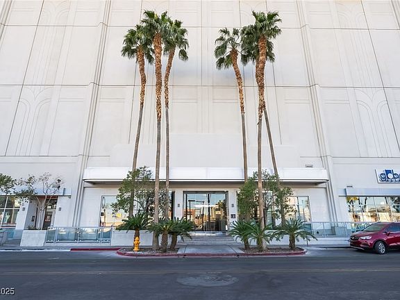 2nd image of 900 Las Vegas Blvd N #904