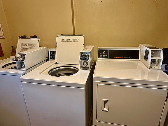 5th image of 2306 Holiday Ter APT 144