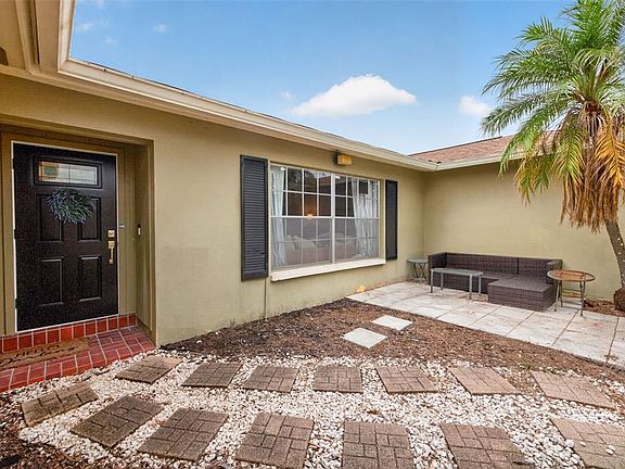 3rd image of 4724 SOAPSTONE DRIVE