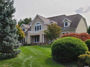 9 Pembroke Dr, Glen Cove, NY 11542