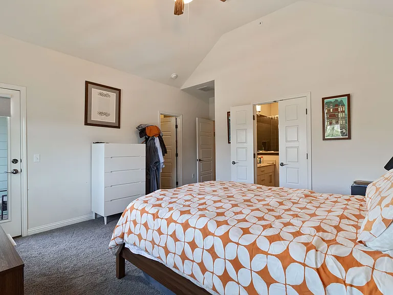 2703 Zach Scott St — Photo 10