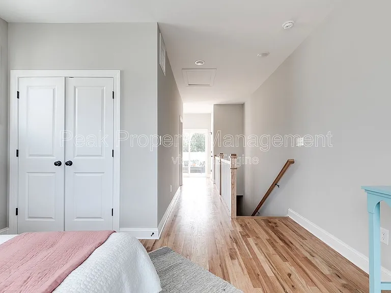 3204 Delaware Ave — Photo 25