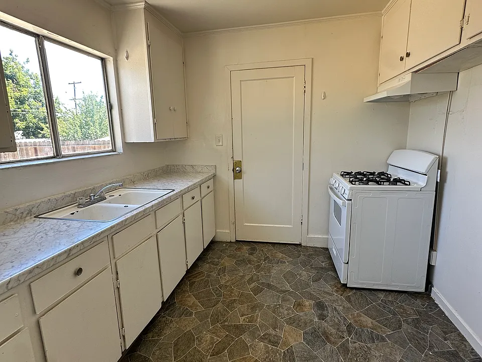 509 Rotan Ave