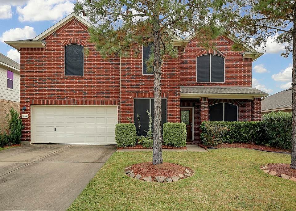 1st image of 2111 Drake Falls Dr