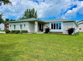 18 Plumb Creek Trl, Lancaster, NY 14086