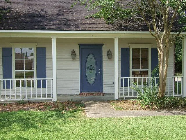 37385 Parkwood Ave — Photo 1