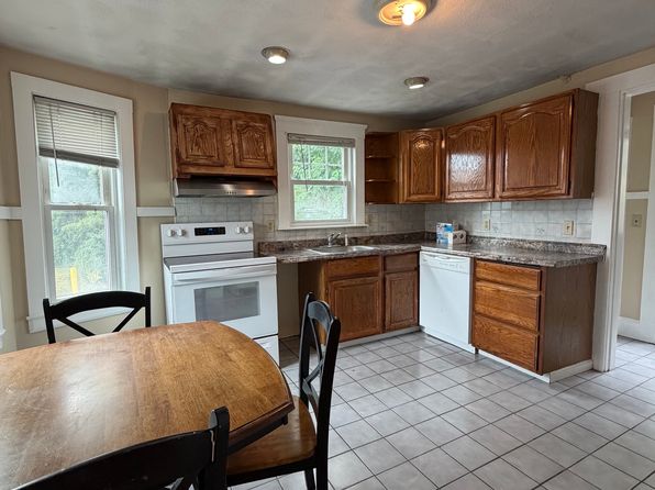 496 Humphrey St #1