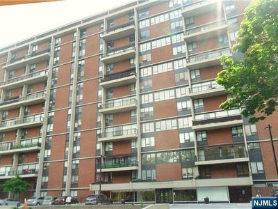 4 Horizon Rd APT 625, Fort Lee, NJ, 07024