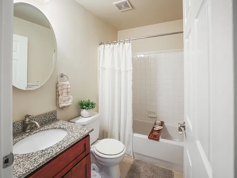 Stonehaven Apartments — Photo 21
