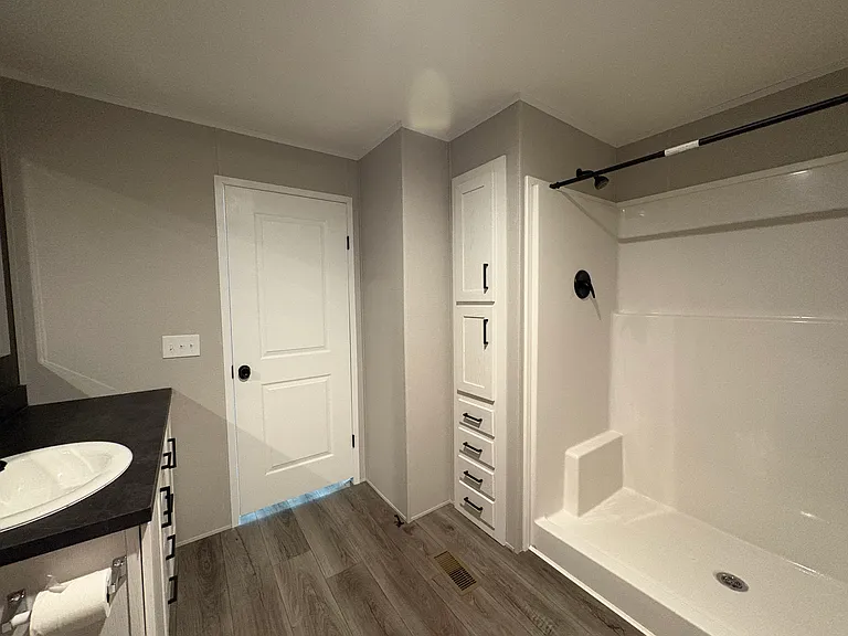 588 Hamilton St — Photo 11