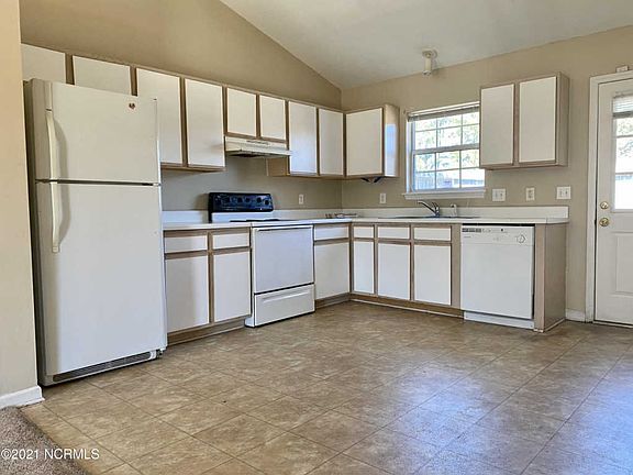 3rd image of 3306 Parkway Ct #A