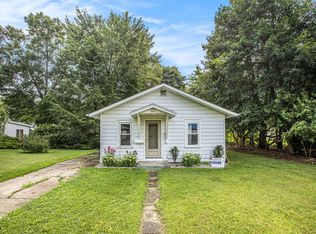 640 S Hooker Ave, Three Rivers, MI 49093