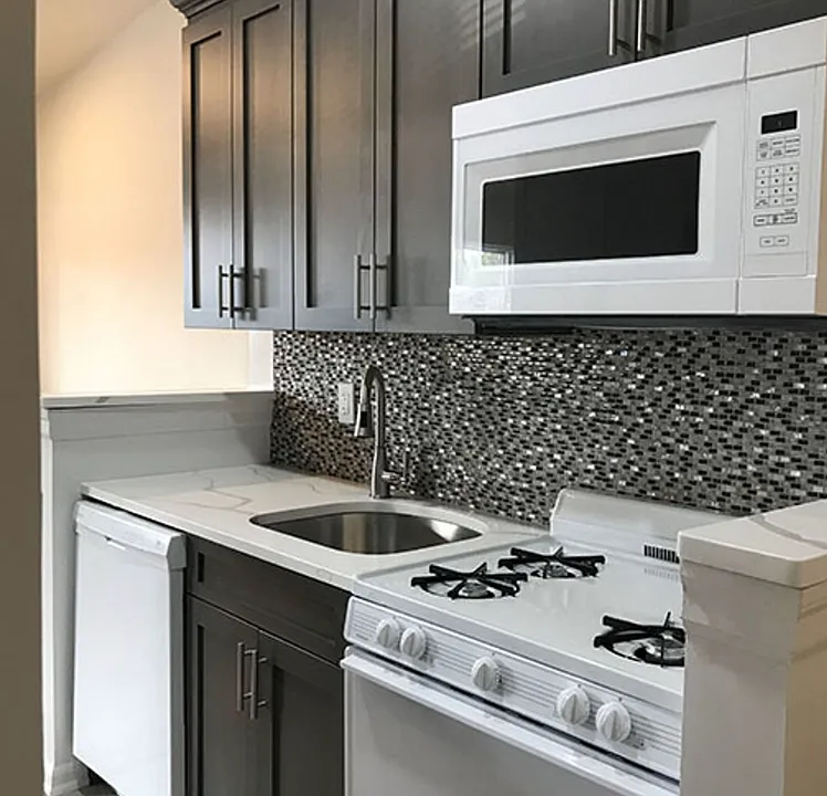 8 Waterview Dr #G2