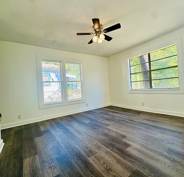 2300 Bryan St — Photo 16