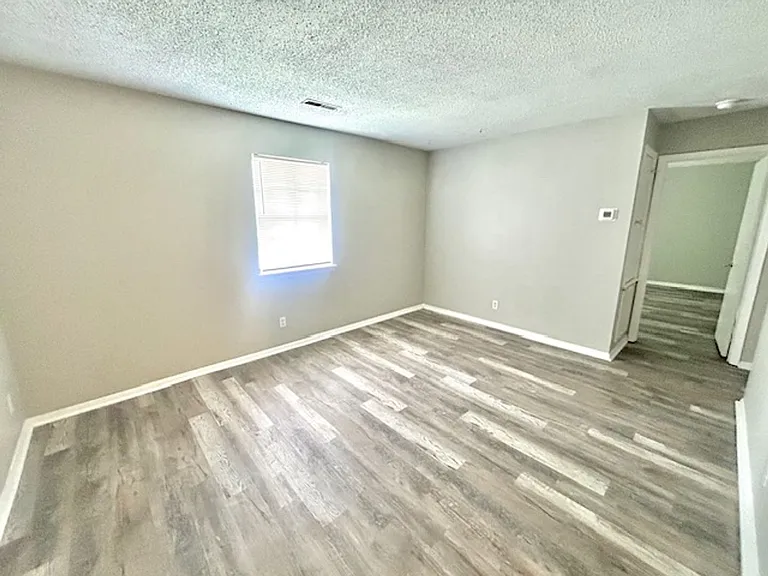 4523 Foster Ave SW — Photo 31
