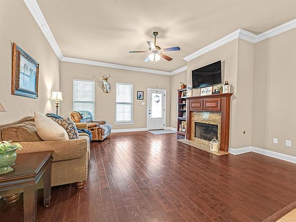 3rd image of 3797 Union Dr
