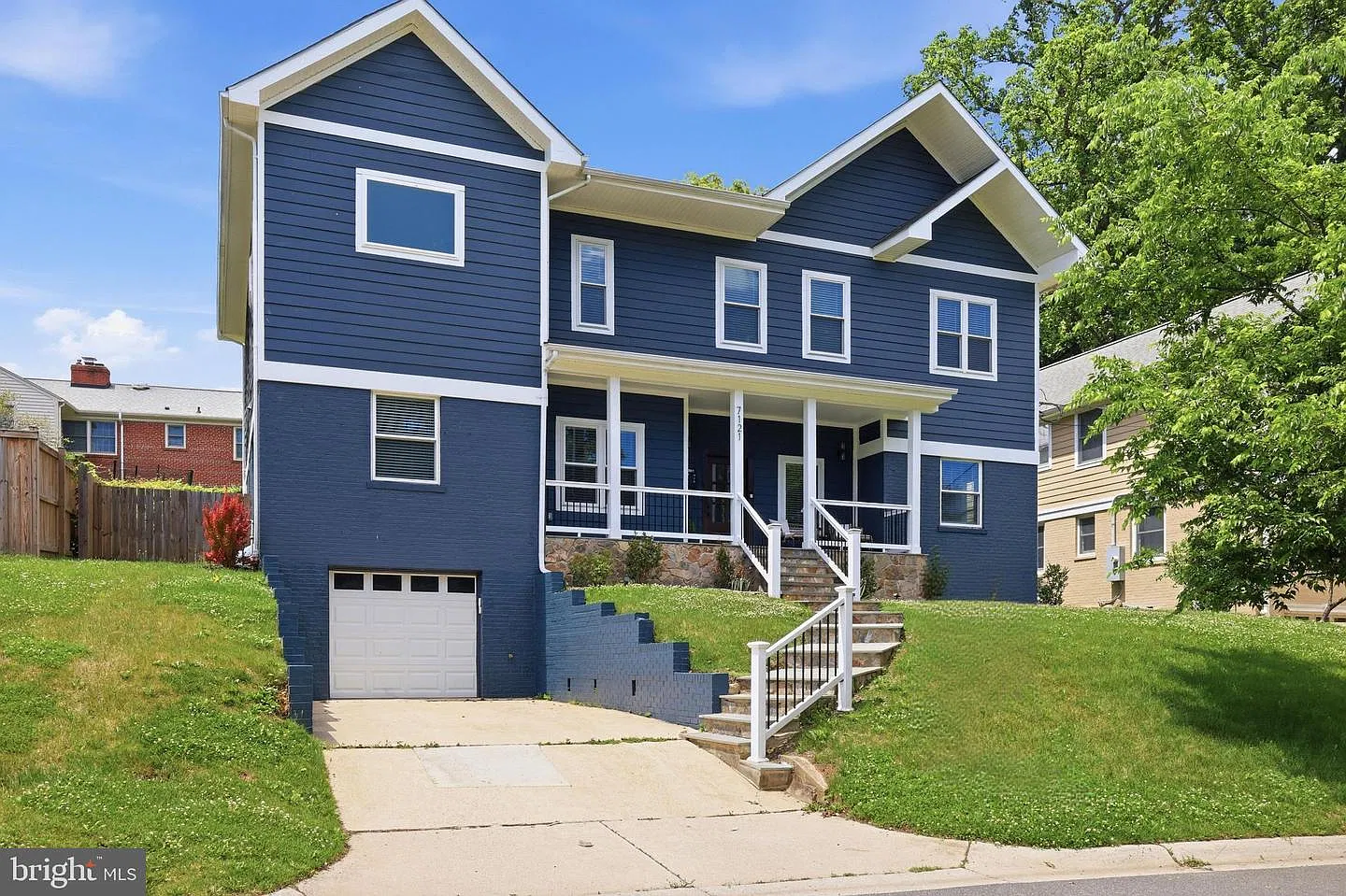 6 bed, 3672 sqft, $9,500 — Photo 1