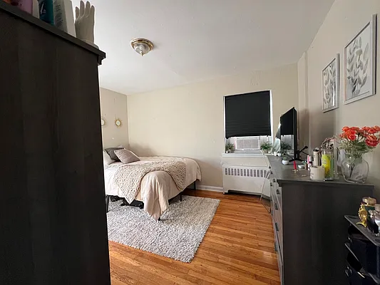 Rented by Prime Realty | media 18